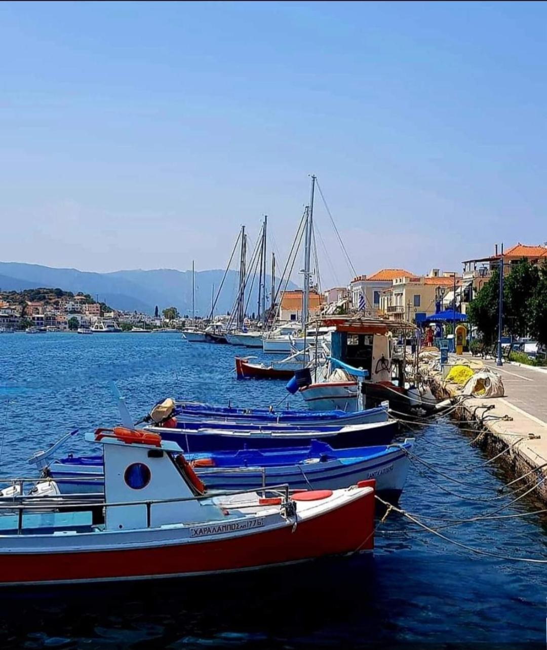 Betty'S Apartments Poros Town Exterior photo