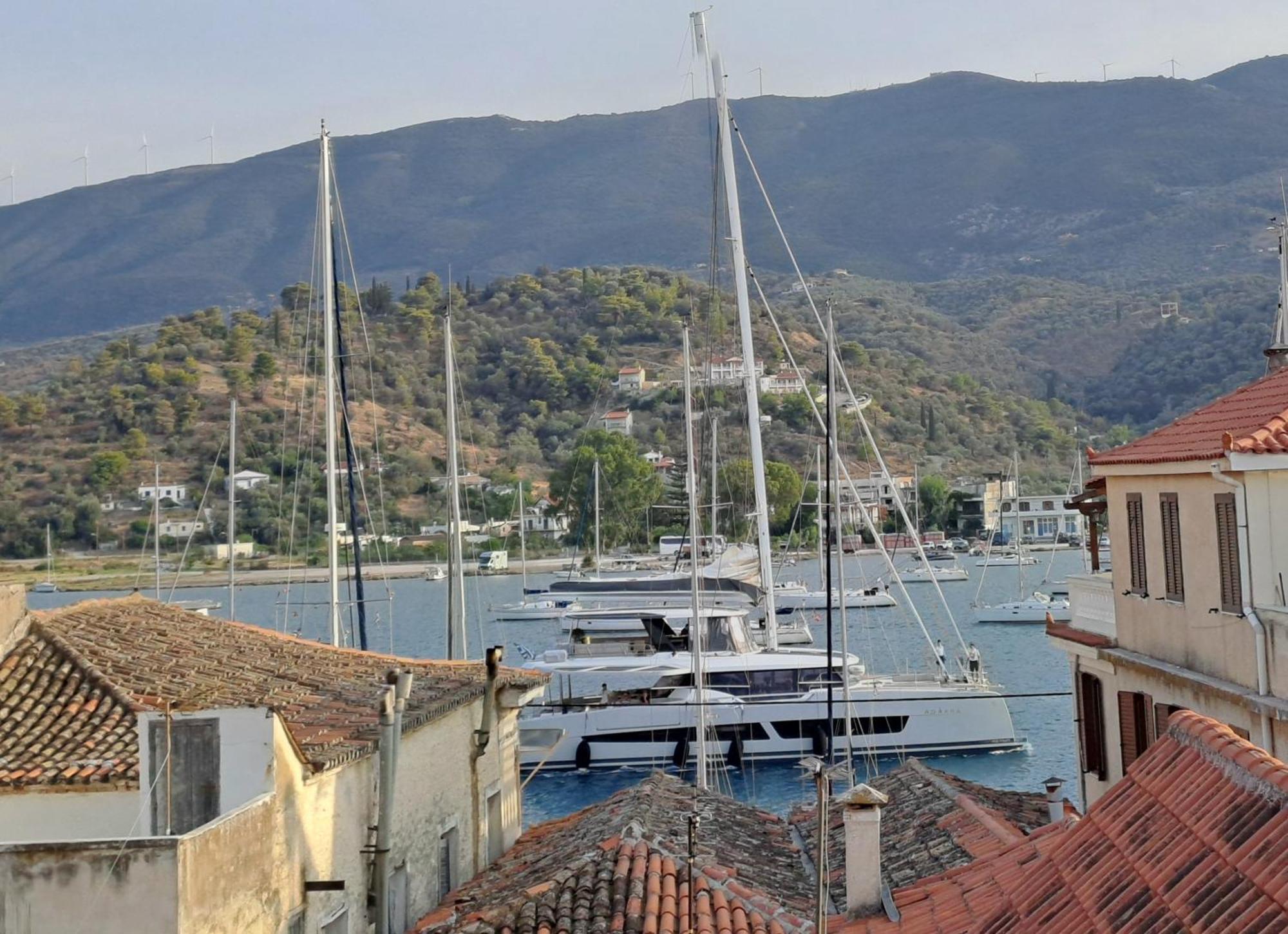 Betty'S Apartments Poros Town Exterior photo